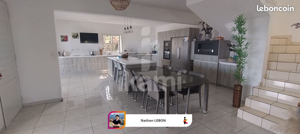 Maison 8 pièces 250 m² · à Saint-Joseph · 250 m² · 640 000 €