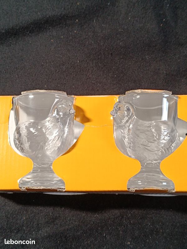 Lot de 4 coquetiers verre opalin blanc décor fleur bleu france vintage