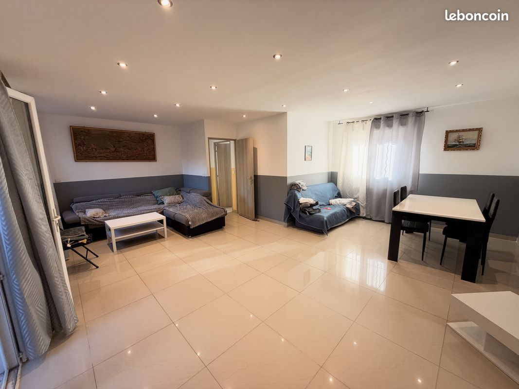 Maison 6 pièces 210 m² · à Marseille · 210 m² · 471 000 €