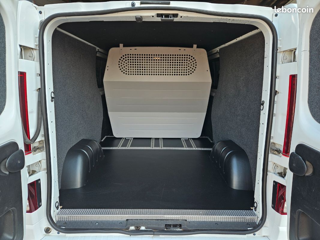 Renault Trafic 5 Places modulables (image 8)