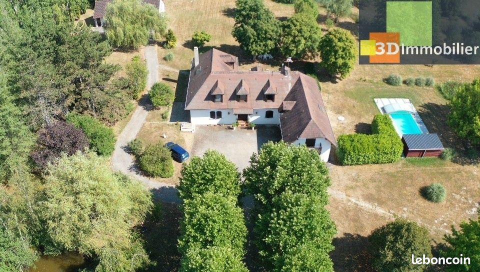 Maison 12 pièces 291 m² · à Dole · 291 m² · 676 000 €