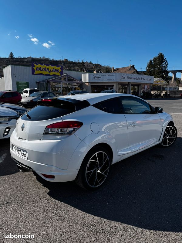 RENAULT - Mégane III Coupé 2.0 16V 265 S&S RS (image 3)