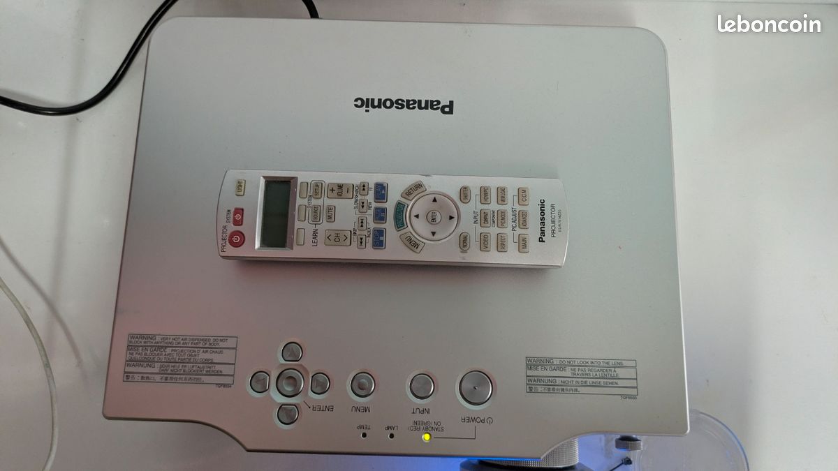 Vidéoprojecteur Panasonic PT-AE900E – Haute Définition (image 4)