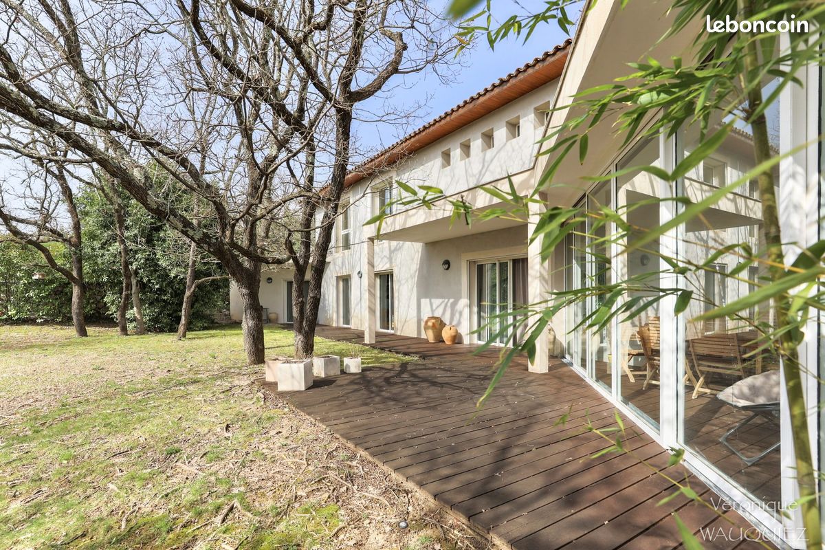 Maison 6 pièces 286 m² · à Saint-Martin-de-Londres · 286 m² · 1 370 000 €