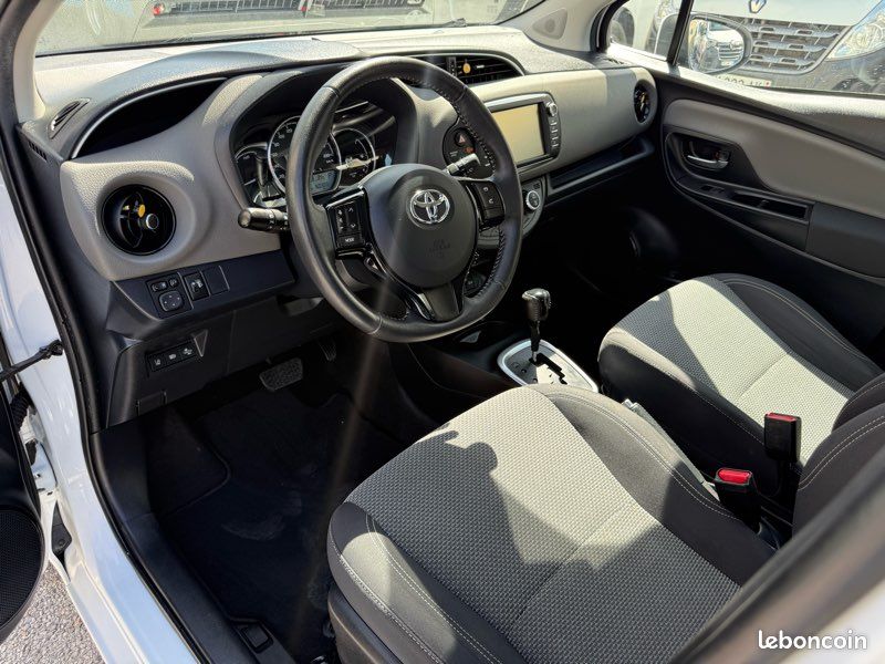 Toyota Yaris HSD 100H Hybrid Dynamic business (image 4)