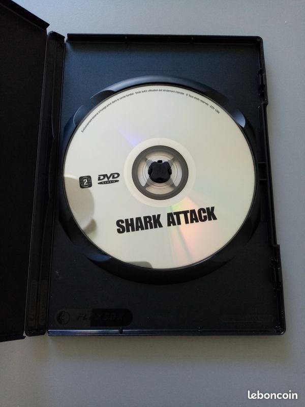 Dvd shark attack (image 2)