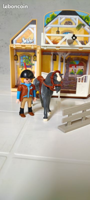 Playmobil Country 5418 - Ecurie transportable (image 5)