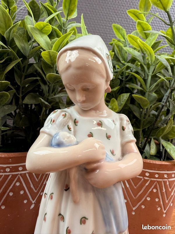 Figurine Lemax - Famille à une foire avec toutou | Village de Noël