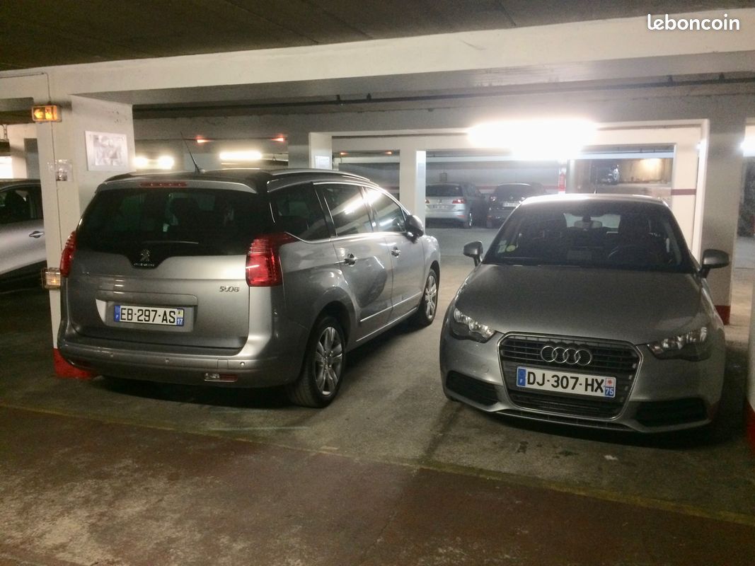 Vends 1 place de Parking au 92 rue Saint Lazare Paris 9ème - 12m²