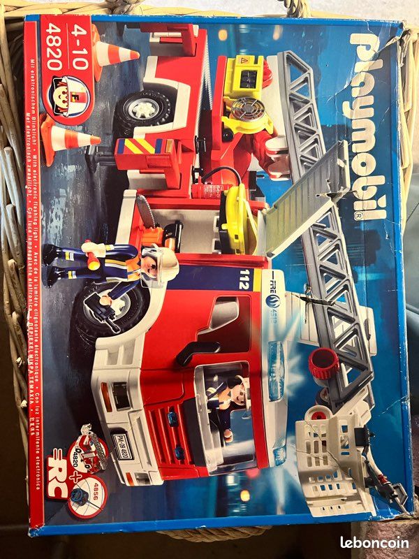 Playmobil Camion Pompier numéro 4820 (image 1)