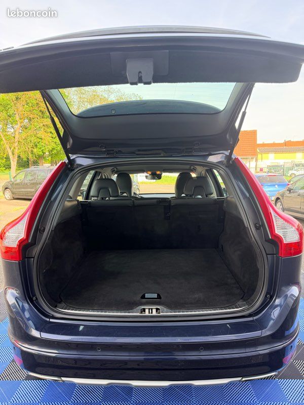 Volvo XC60 2.0D D4 181cv BVA ClimAuto Cuir GPS Bluetooth Régulateur Radar AV-AR Garantie 12 Mois (image 9)