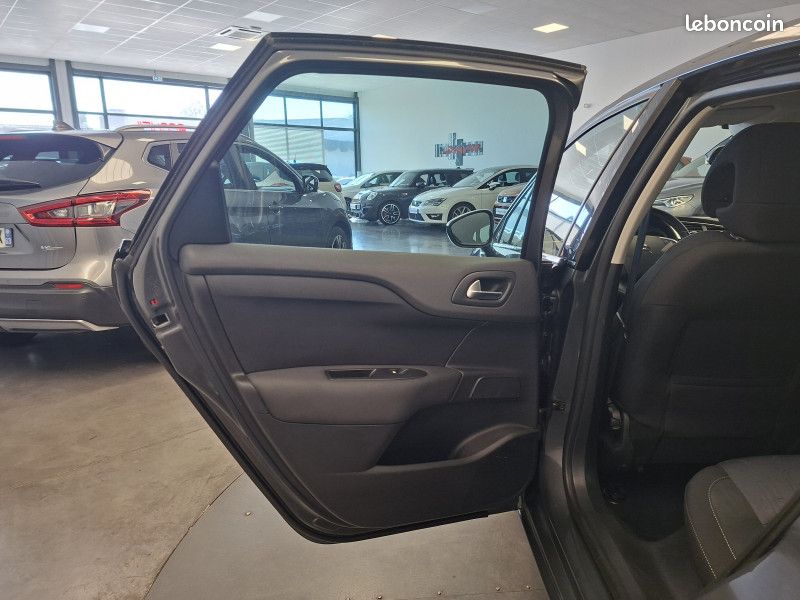 Citroen C4 1.6 hdi 115 ch Exclusive / GPS / Radar / Régulateur / Ecran / Clim Auto / (image 26)