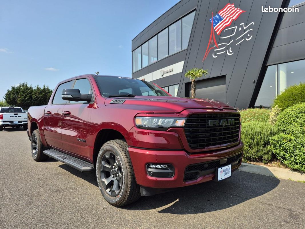Dodge ram 1500 crew cab sport black package 2025 (image 5)