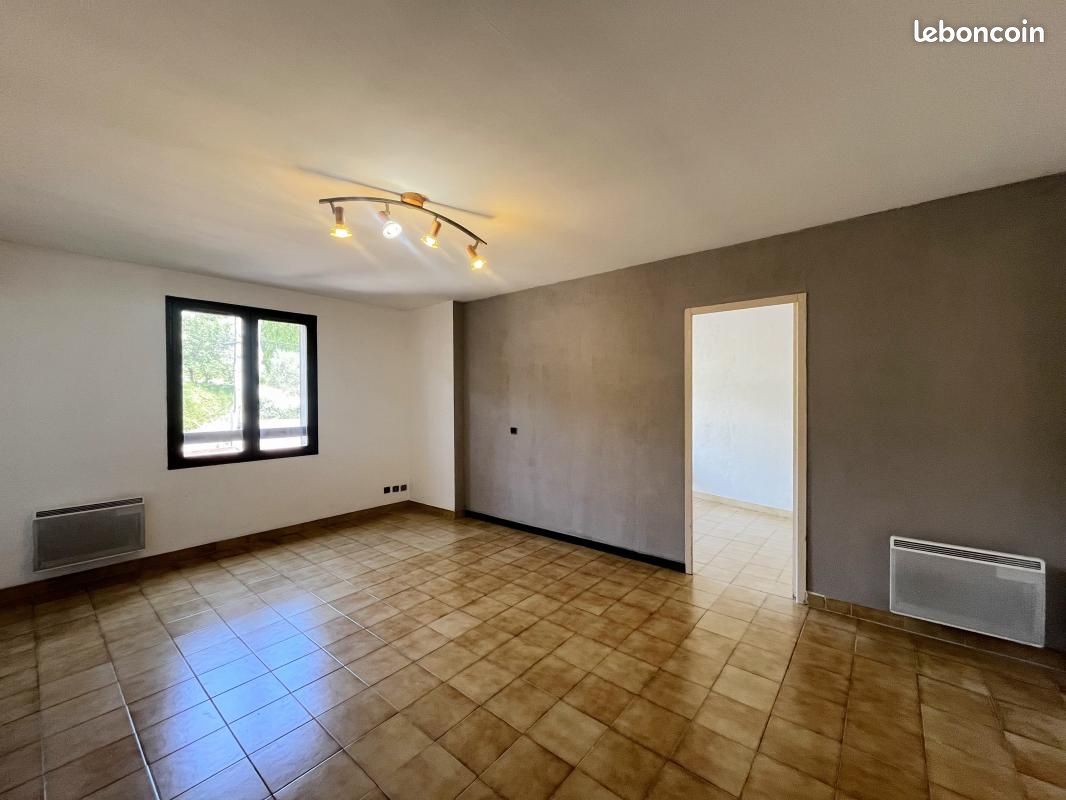 Appartement 2 pièces 45 m² · à Manosque · 45 m² · 550 €