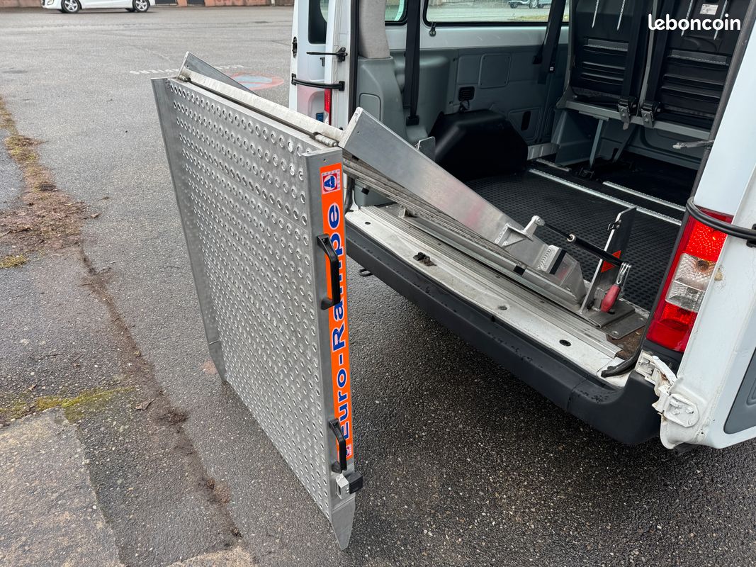 Ford Transit Kombi 9 Places 2.2 TDCI 115CH 9 Places + TPMR 300C Garanti 1an (image 4)