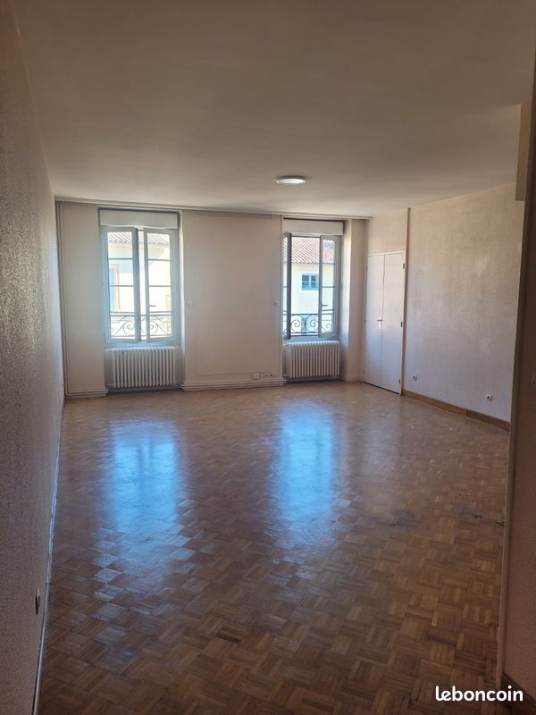 Appartement 3 pièces 84 m² · à Romans-sur-Isère · 84 m² · 725 €