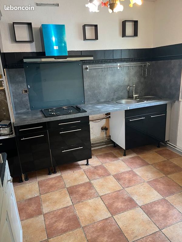Maison 4 pièces 100 m² · à Lesparre-Médoc · 100 m² · 950 €
