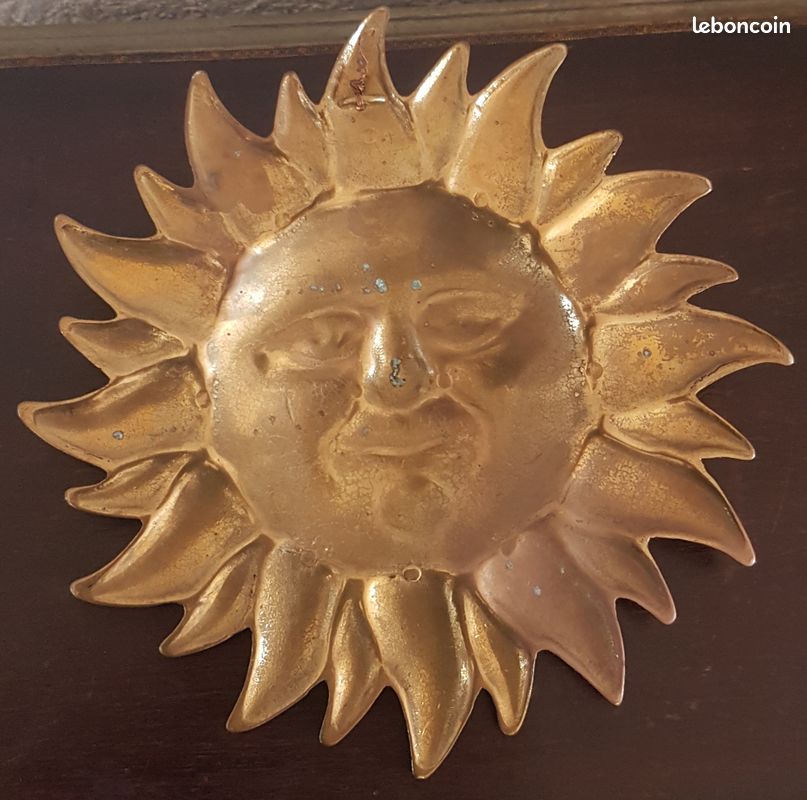 Soleil Décoratif En Laiton Doré - Style Tibétain, Mural, Neuf