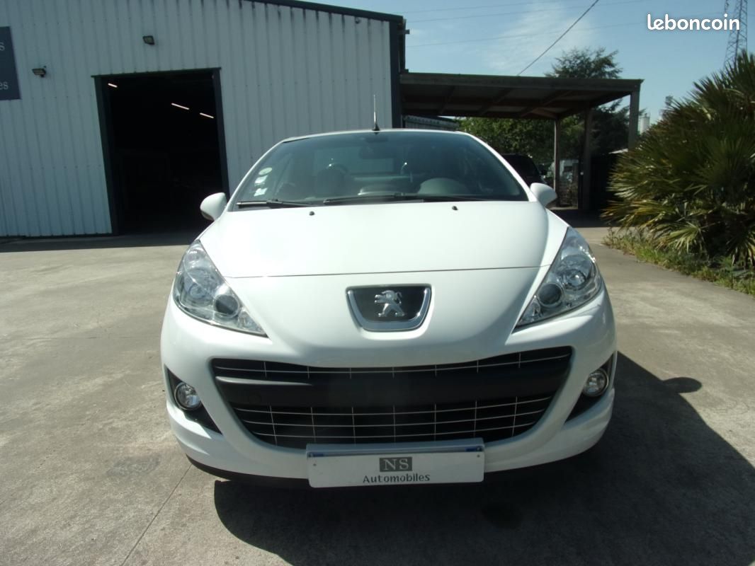 Peugeot 207 CC 1.6 HDi 112ch FAP Roland Garros (image 2)