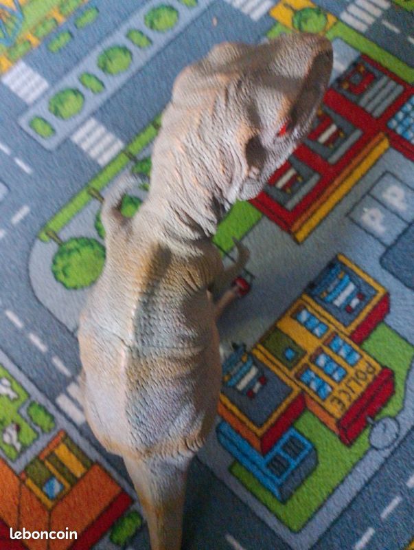 Grand dinosaure (image 1)
