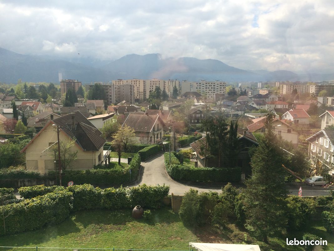 Appartement 6 pièces 150 m² · à Corenc · 150 m² · 1 400 €/mois