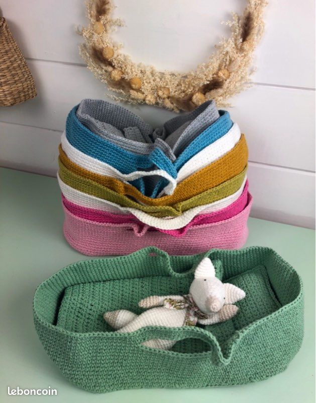 Joli couffin avec oreiller et Fait main