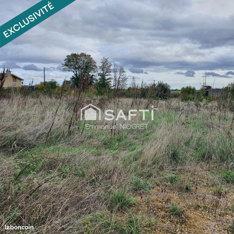 Terrain 7654 m² · à Selongey · 7 654 m² · 125 000 €
