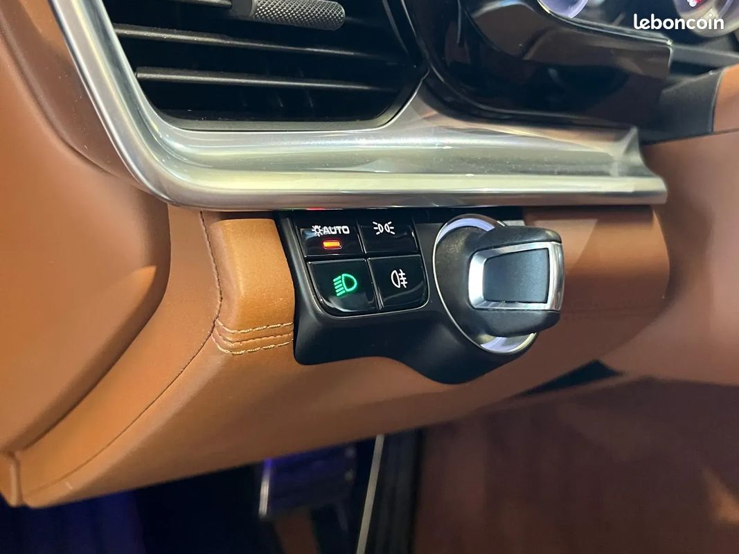 PORSCHE Panamera 462ch 4 E-Hybrid - 2019 - Toit ouvrant - Suivi complet (image 22)