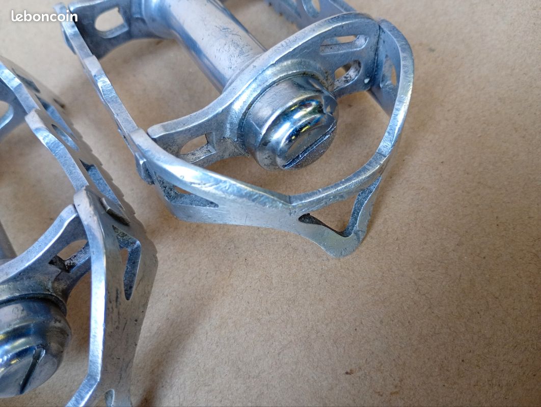 Pédales LYOTARD ancienne vintage vélo duraluminium aluminium