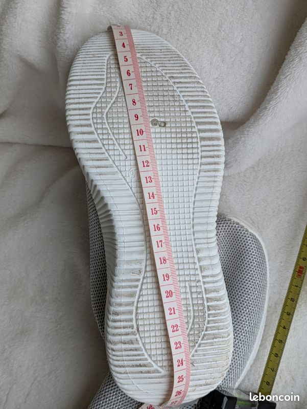 Baskets noires légèrement glitter 37 TBE (image 11)