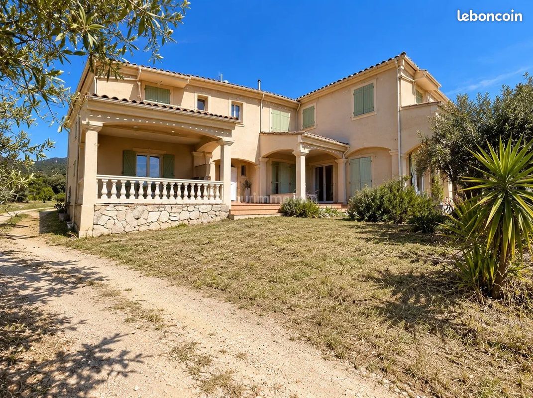 Maison 4 pièces 203 m² · à Ajaccio · 203 m² · 686 000 €