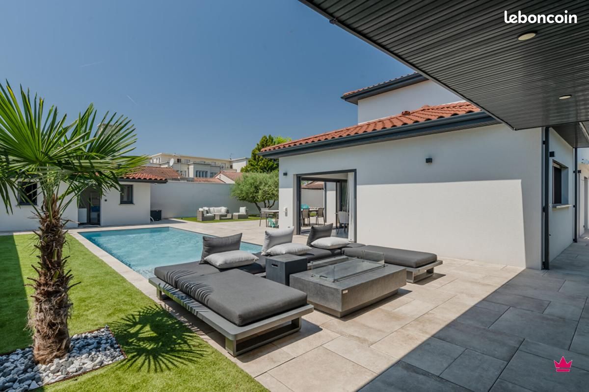 Maison 6 pièces 150 m² · à Vénissieux · 150 m² · 690 000 €