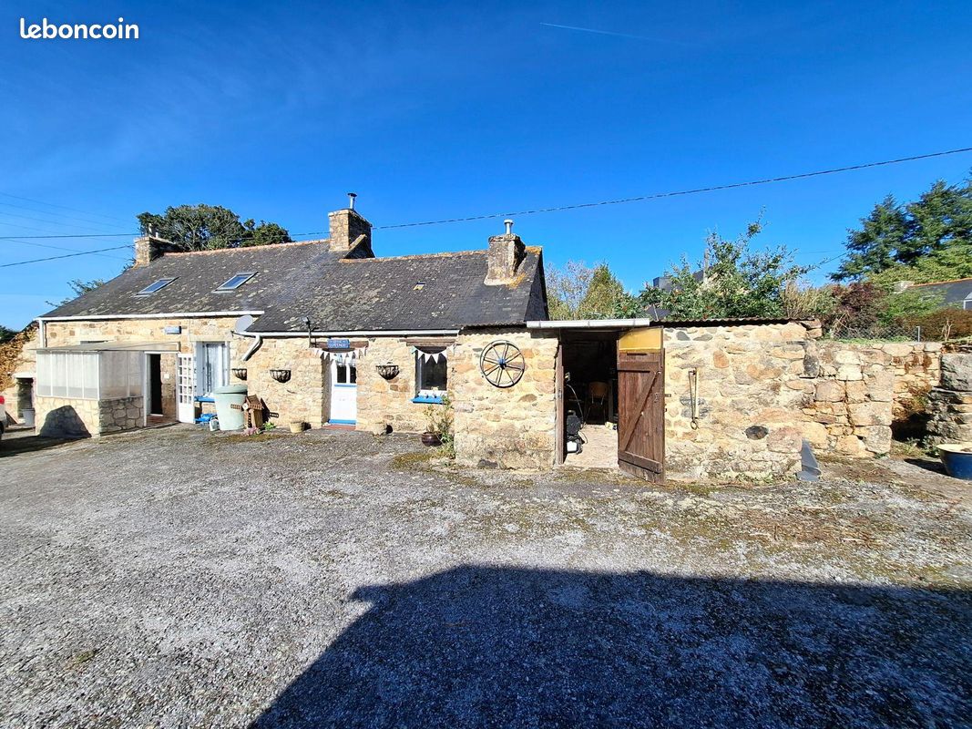 Maison 2 pièces 97 m² · à Locarn · 97 m² · 68 900 €