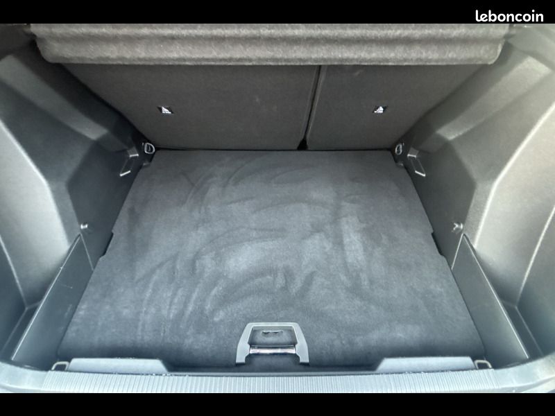 Peugeot 2008 Hybrid 145 e-DCS6 GT (image 11)
