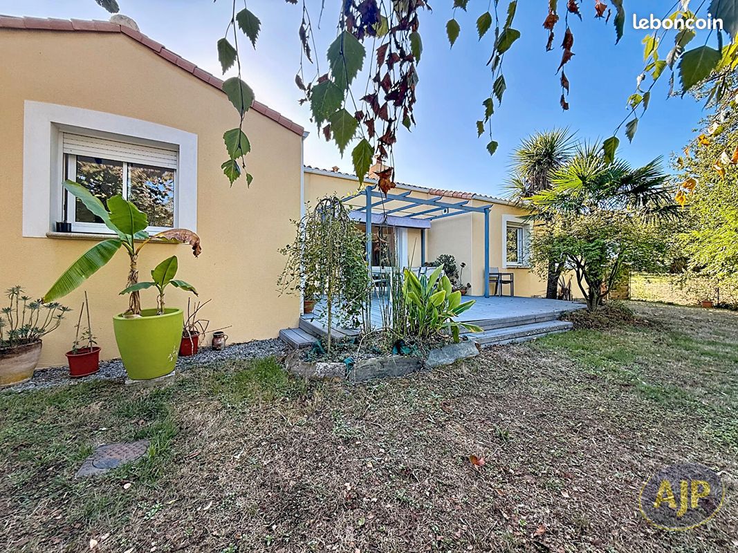 Maison 6 pièces 141 m² · à Sainte-Pazanne · 141 m² · 387 900 €