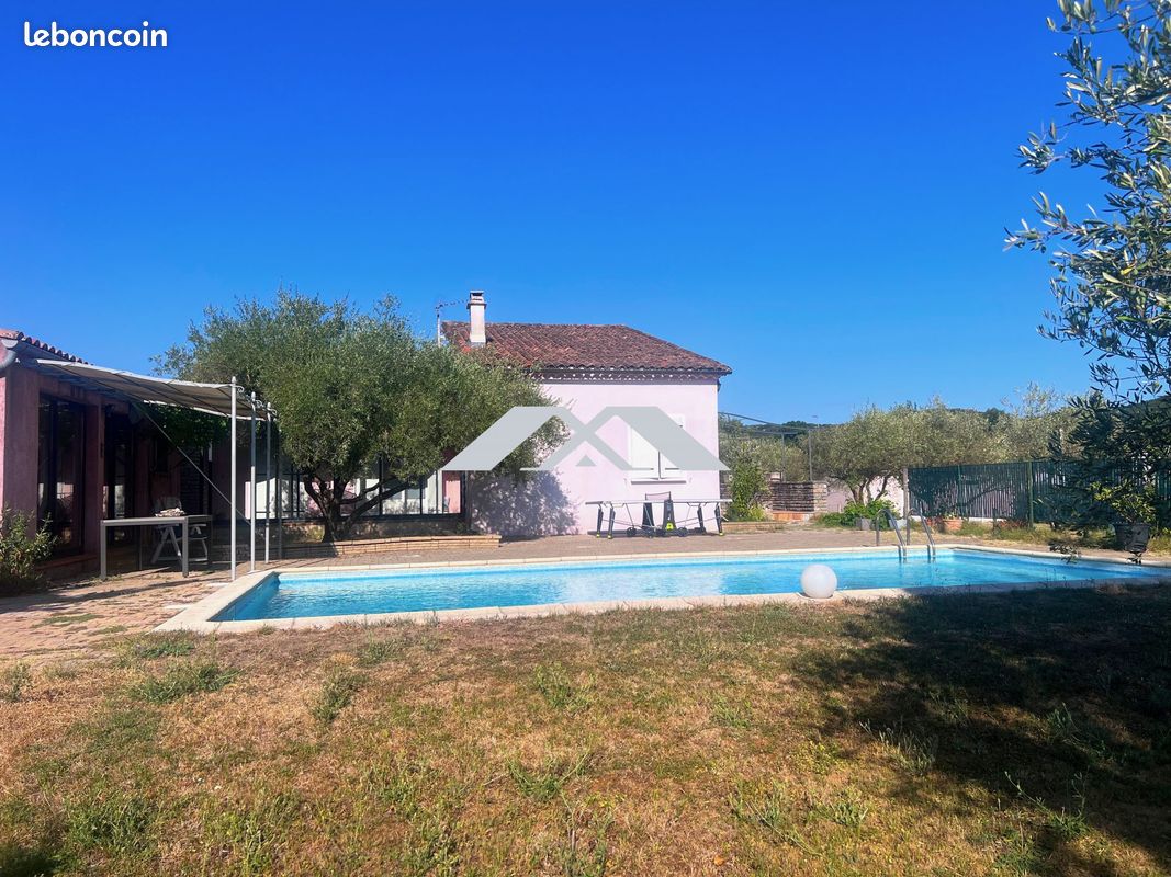 Maison 7 pièces 177 m² · à Saint-Julien-les-Rosiers · 177 m² · 395 000 €