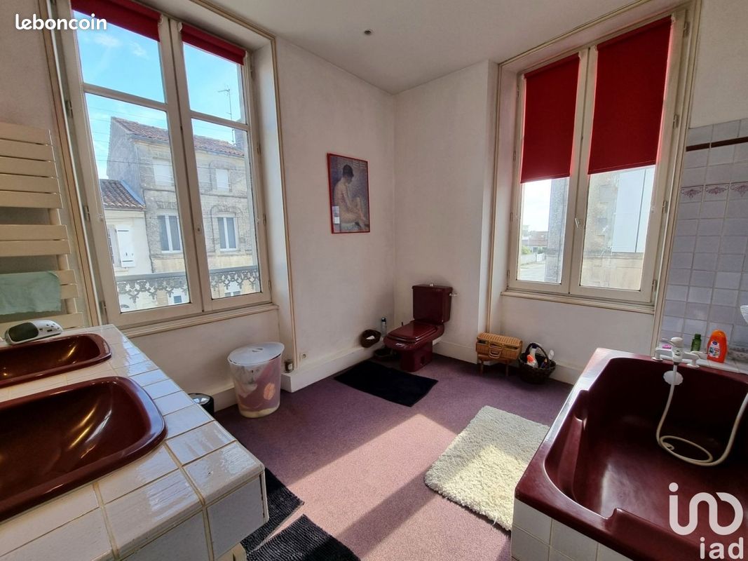 Maison de ville 8 pièces 251 m² - Jarnac 16200 (image principale 12)