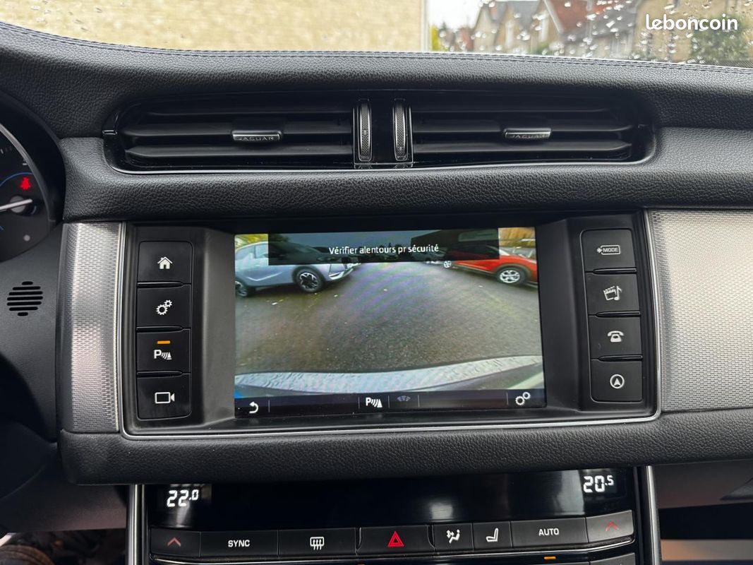JAGUAR XF 2.0 D - 180 BVA S&S Prestige Gps + Camera AR + Clim (image 32)
