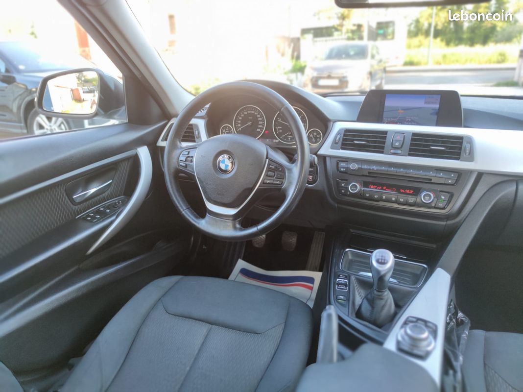 BMW Série 3 320 D A X-Drive 184ch Luxury MOTUR A CHAINE (image 22)