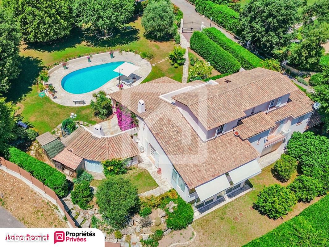 Maison 7 pièces 301 m² · à Le Rouret · 301 m² · 2 040 000 €