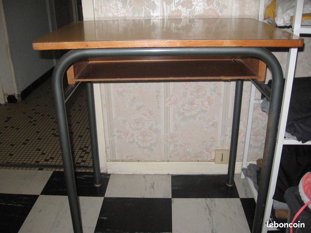 Je me debarasse dun bureau ancien ecolier en bon etat (image 2)