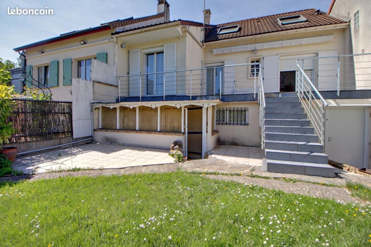 Maison 6 pièces 135 m² · à Élancourt · 135 m² · 387 000 €
