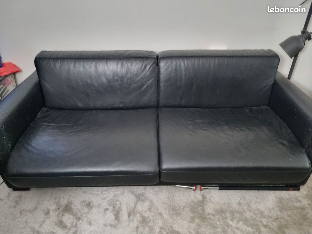 Vend Canapé Convertible Conforama en Cuir Noir (image 1)