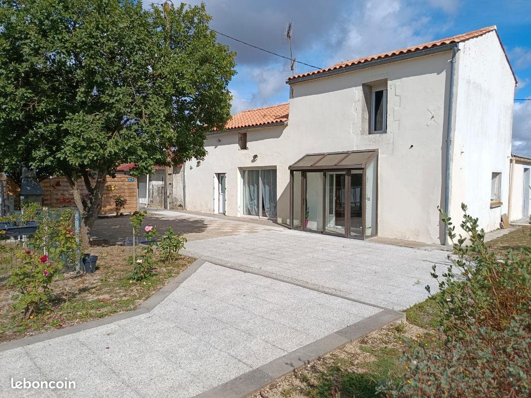 Maison 11 pièces 170 m² · à Moreilles · 170 m² · 200 000 €