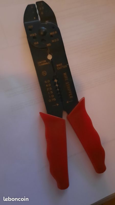 Pince à dénuder pour fils (image 1)