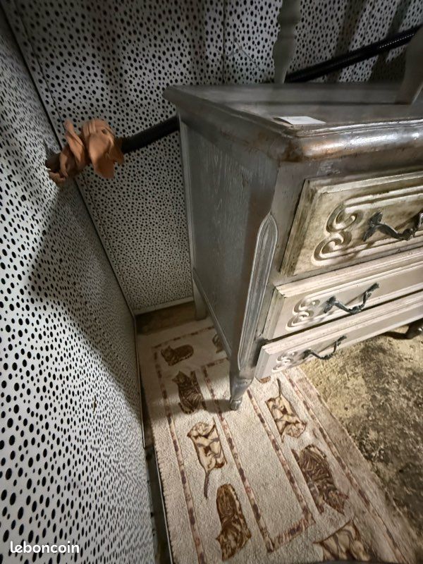 Commode (image 4)