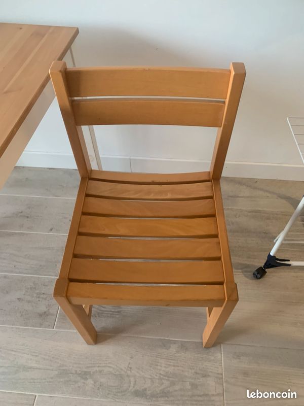 Table et 2 chaises en bois (image 3)