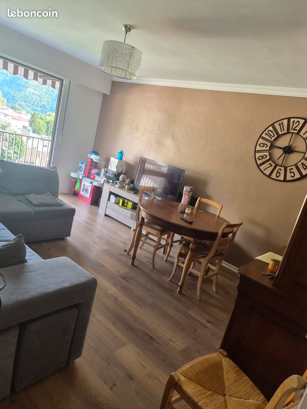 Appartement 5 pièces 78 m² · à Montréal-la-Cluse · 78 m² · 160 000 €