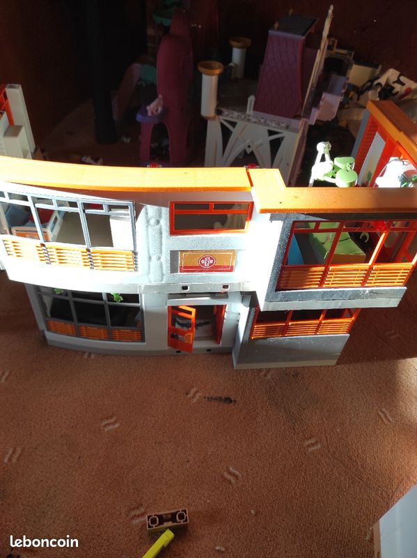 Hôpital playmobil (image 1)