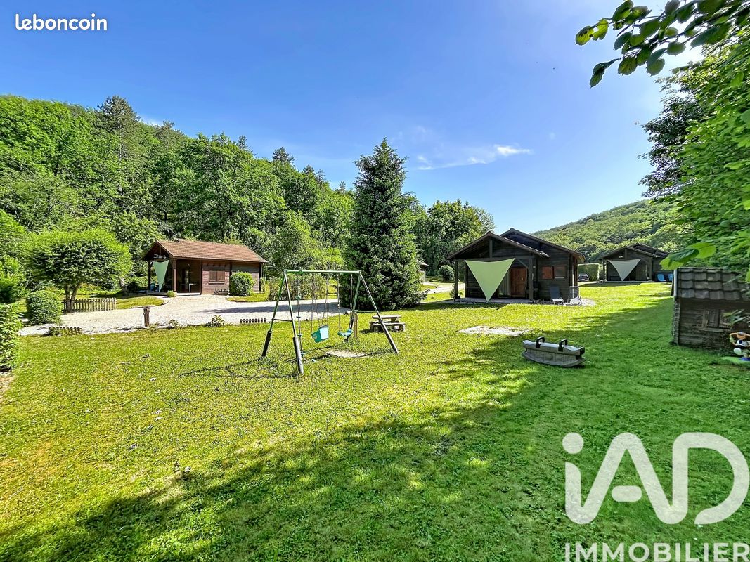 Maison 6 pièces 274 m² · à Saint-Moré · 274 m² · 440 000 €